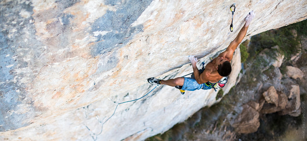 tenaya rock shoe tarifa Pablo Barbero climbing in Cuenca Spain